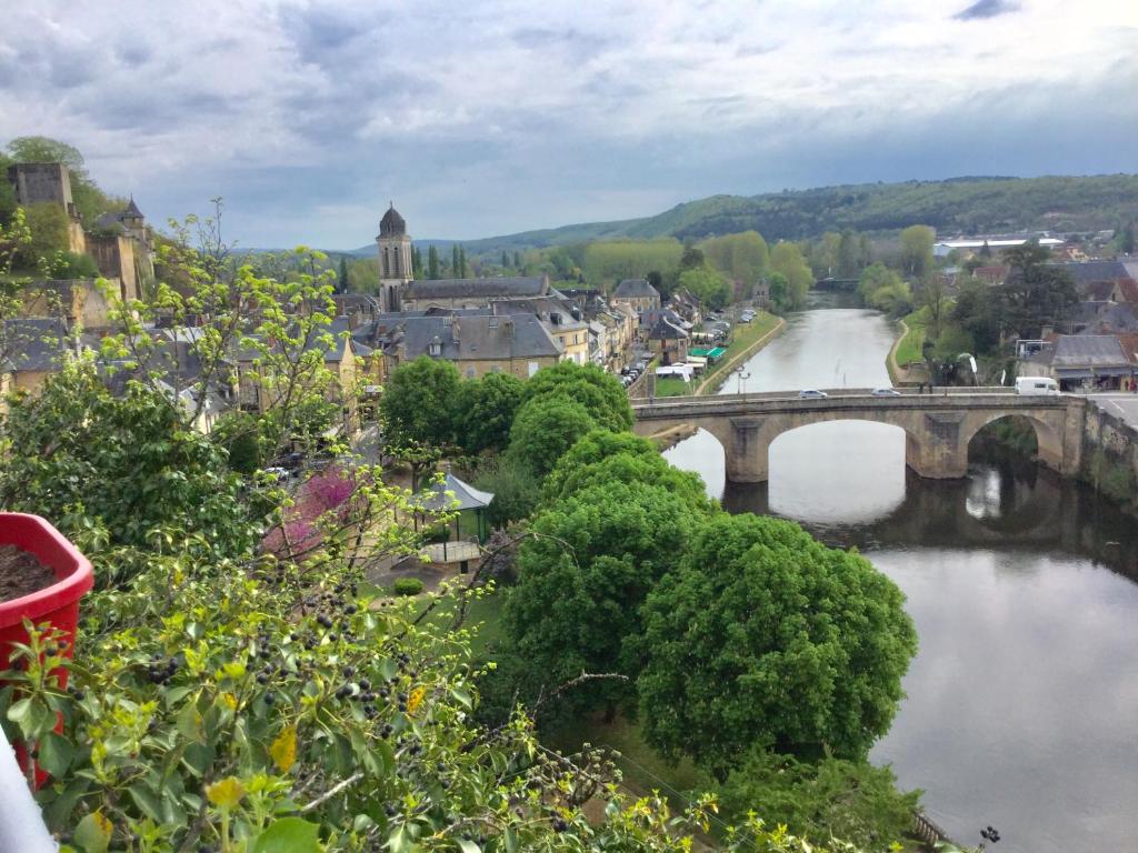 B&B / Chambre d'hôtes Le Mazet \ 39 rue du Général Foy, 24290 Montignac