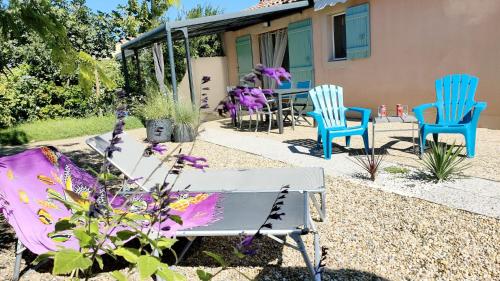 Le Mazet Camarguais * villa * jardin * terrasse * piscine ( non privée ) Saint-Laurent-dʼAigouze france