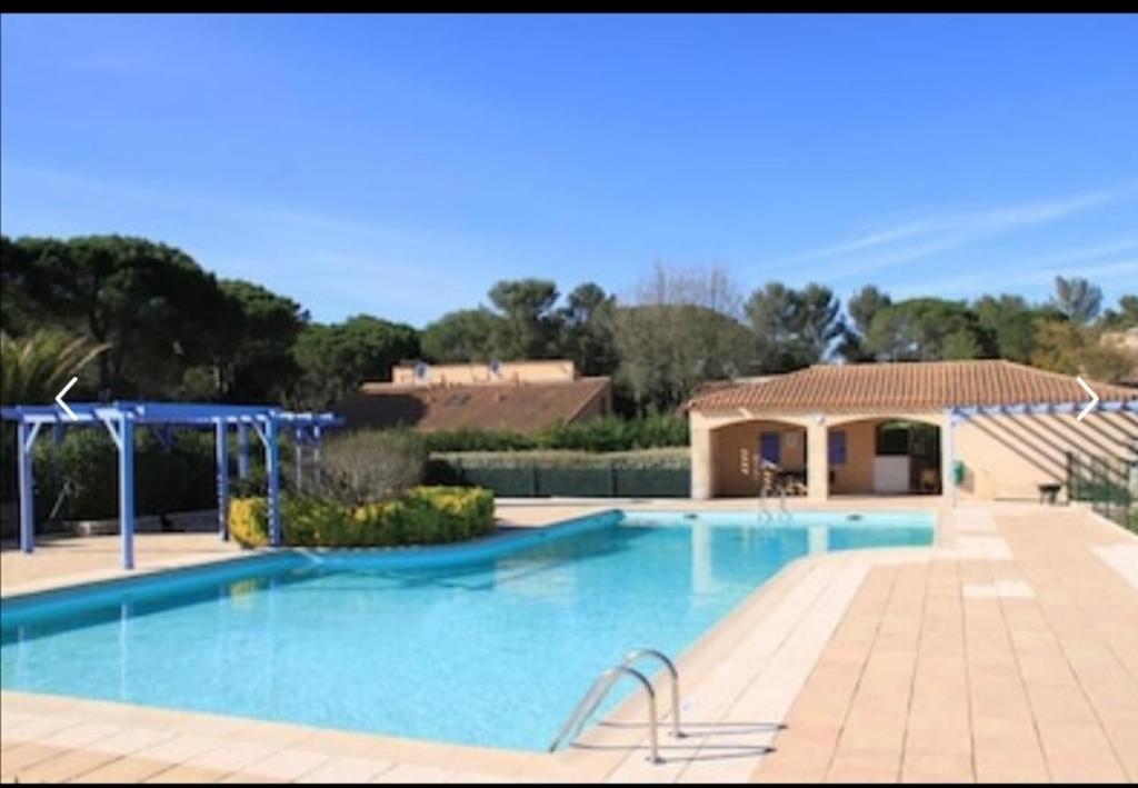 Maison de vacances LE MIRABILIS Résidence le Clos d'Azur, 83920 La Motte