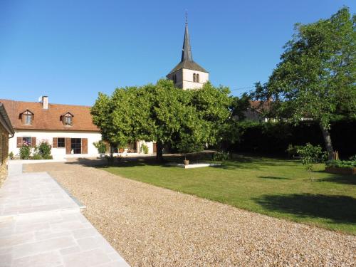 B&B / Chambre d'hôtes Le Mont de la Paix 2 Rue des Prairies Le Bourg Montapas