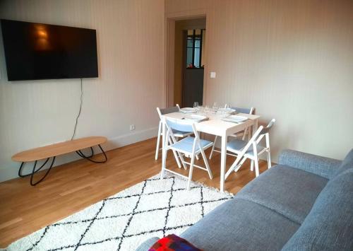 Appartement Le Moringa, à 2 min de la plage, Hyper Centre, vue mer de la fenêtre 41 Rue du Maréchal Leclerc Dinard