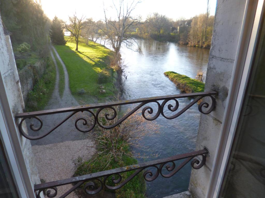 B&B / Chambre d'hôtes Le Moulin de Cors Le Moulin de cors Oulches, 36800 Oulches