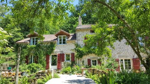 Maisons de vacances Le Moulin de Pensol Le Bourg Le Moulin de Pensol Pensol