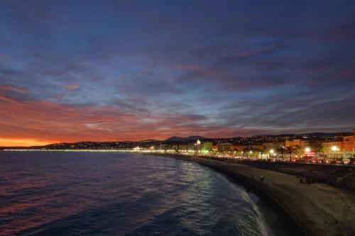 Appartement Le Neptune, 2 bedrooms with A/C 8 bis rue de Rivoli Nice