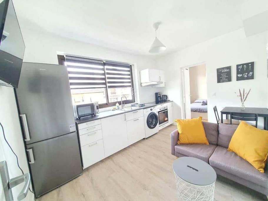 Appartement Le Nirvana - 20min from Paris, Wifi, Cosy Flat, NetFlix 19 Rue Eugène Sue, 93700 Drancy