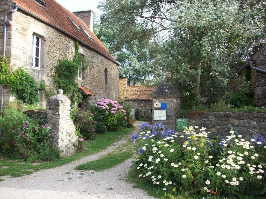 Maison de vacances Le p'tit hameau de Sey rue du buissonnet, 50630 Quettehou