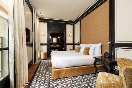 Le Pavillon de la Reine & Spa - Small Luxury Hotels of the World Paris france
