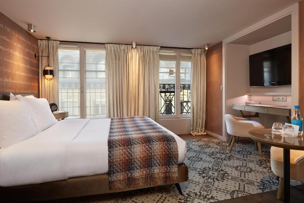 Hôtel Le Pavillon des Lettres - Small Luxury Hotels of the World 12 rue des Saussaies, 75008 Paris