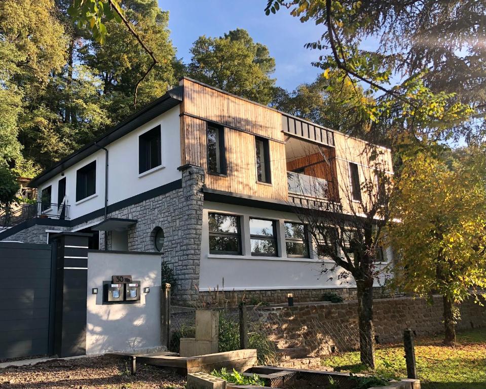 Maison de vacances Le Perchoir Corrézien 30 BIS Avenue Marie et Pierre Curie, 19360 Malemort-sur-Corrèze