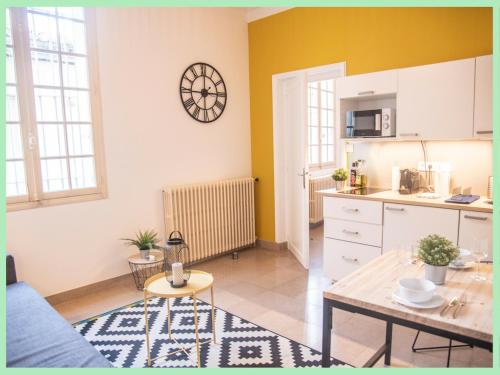 Appartement ★ LE PETIT AVIGNONNAIS ★ BELEZA ★ INTRAMUROS ★ CENTER ★ 15 Rue des Lices Avignon