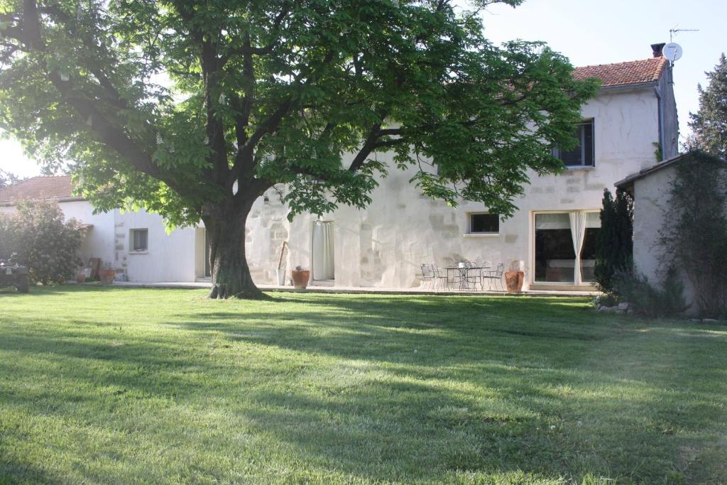 Maison de vacances le petit mas entre provence et camargue 5 pers 1700 CHEMIN DE LA GRAMILLERE, 13570 Barbentane