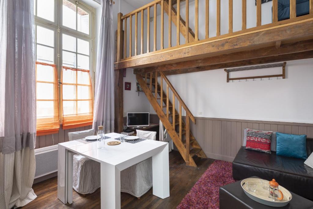 Appartement Le Petit Mont by Cocoonr 8 Rue Hoche, 35000 Rennes