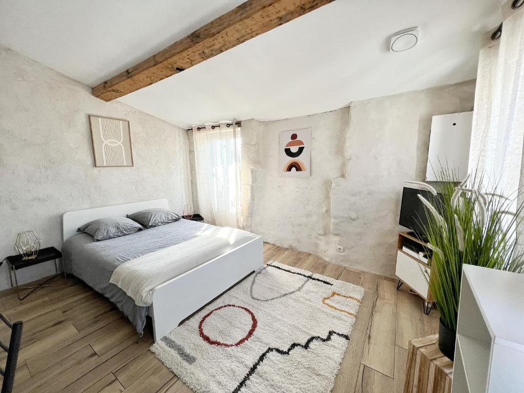 Appartement Le Petit Pimprenelle - Ville Apt 2, 1er étage 23 Rue des Sauniers, 17000 La Rochelle