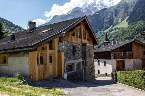 Le petit Saint Bernard Sainte-Foy-Tarentaise france