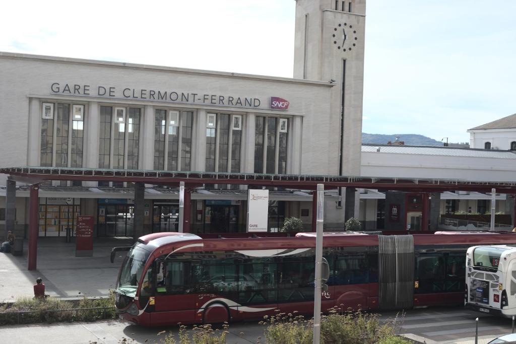 Appartements Le Petit Terminus - GARE SNCF 43 Avenue de l'Union Sovietique, 63000 Clermont-Ferrand