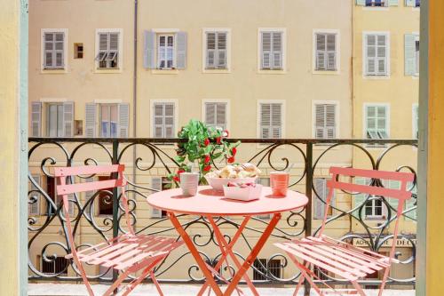 Appartement Le Philibert - SPLENDID, 6 BEDROOMS, 12P, ALL RENOVATED, PORT, A/C 16 Rue Emmanuel Philibert Nice