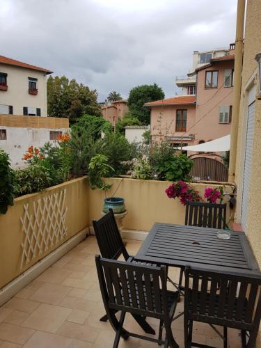 Appartement Le Pin Doré 21  Avenue du Dr Fabre Antibes