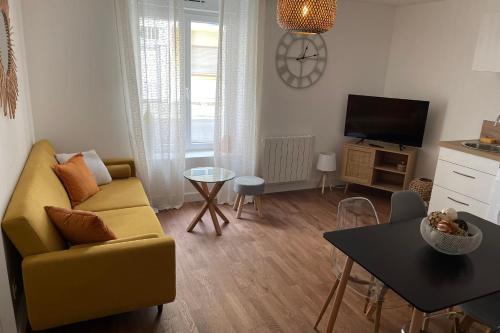 Appartement LE POULORIO LOFT  Studio  RDC  ByLocly 10 RUE POULORIO APPARTEMENT 1 RDC Lorient