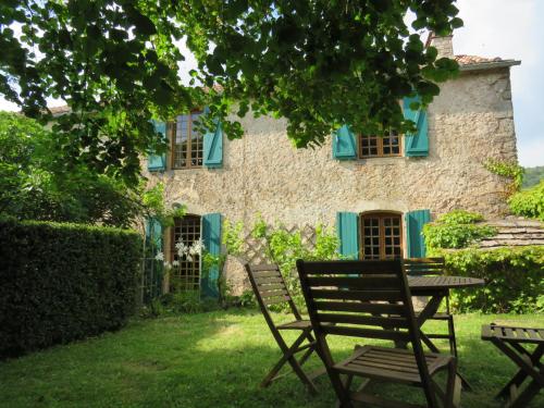 le presbytère de Montaigut Montégut france