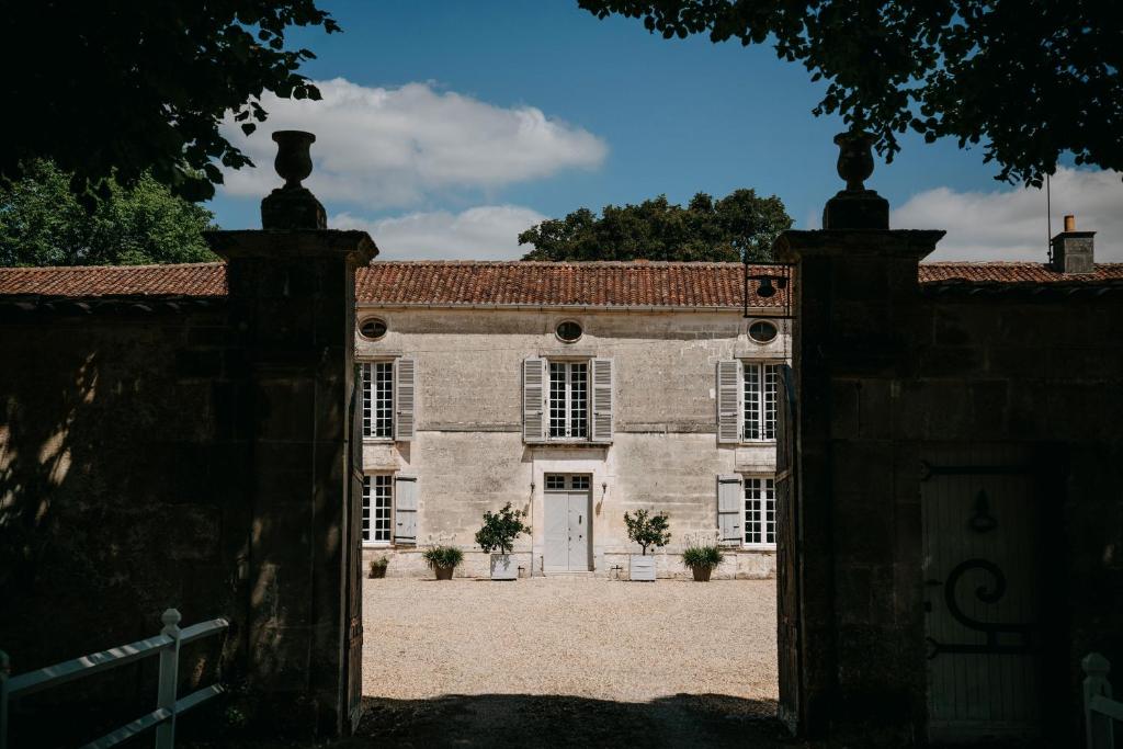 Maison de vacances Le Prieuré de Bourg Charente 1 Rue des Écoles, 16200 Bourg-Charente