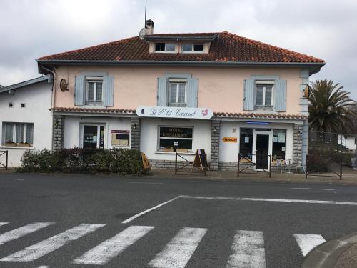 Hôtel Le Ptit Ecureuil 49 Avenue du Général de Gaulle Tosse