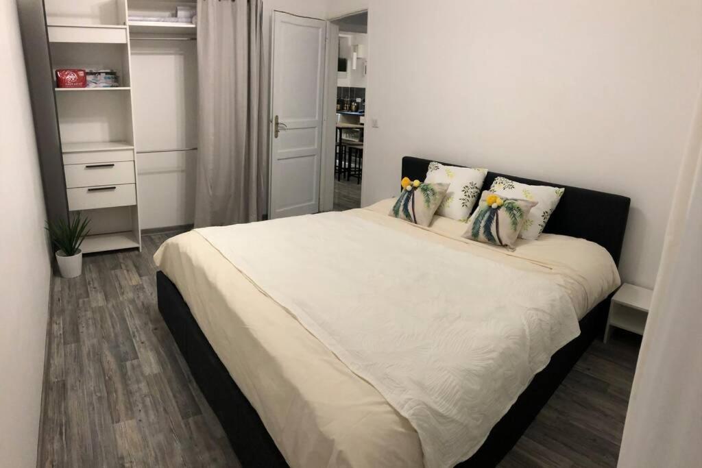 Appartement Le Reflet de la Lune 19 Rue Saint-Antoine, 73300 Saint-Jean-de-Maurienne