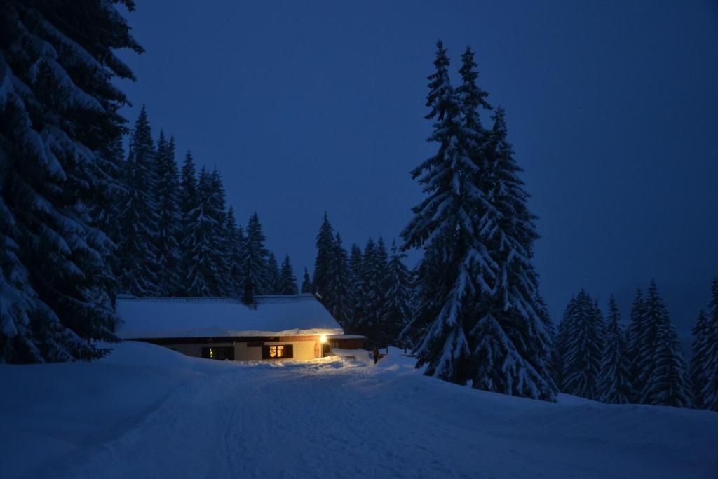 Auberge de jeunesse Le Refuge Du Lachat Route des Saisies, 73590 Crest-Voland