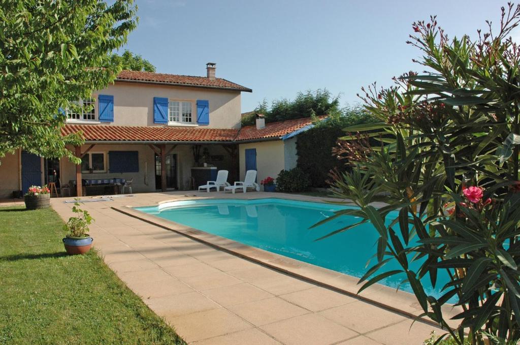 B&B / Chambre d'hôtes Le Relais Du Grand Logis 40, Passage De L'ancien Relais, 01390 Civrieux