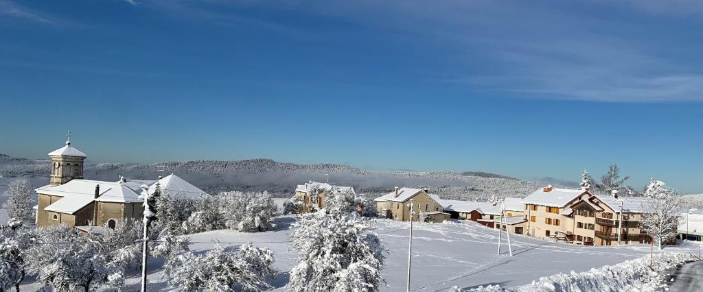 Auberge Le Relais Nordique 50, route de la pesse, 01130 Giron