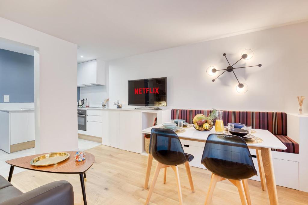 Appartement Le Roi Soleil T2 en plein cœur De Ville ! Etage 3 8 Rue Mazière, 78000 Versailles