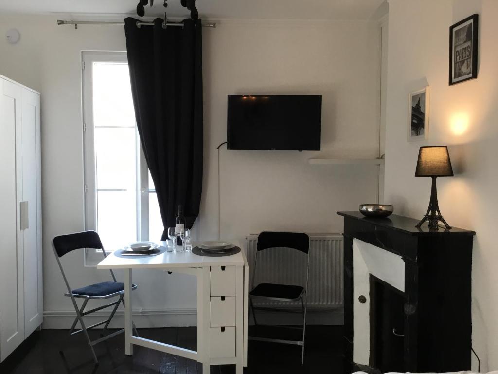 Appartement Le Romantic centre 400m gare wifi linge de pressing 17 Bis Rue des 3 Coigneaux, 79000 Niort
