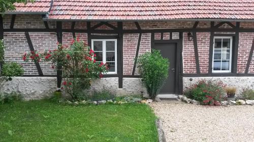 Maison de vacances Le Romarande, Cottage détente avec SPA privatif 18 Place de l'Église Heubécourt