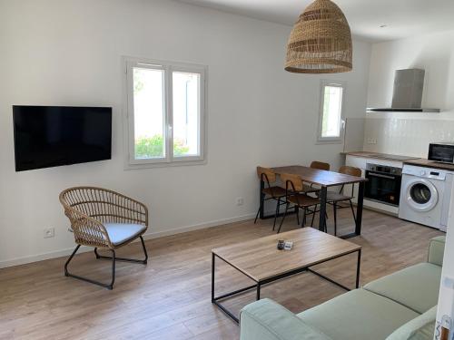 Appartement Le Rossignol 3, Aiguebelle plage, Le Lavandou 4 Corniche des Pins Le Lavandou