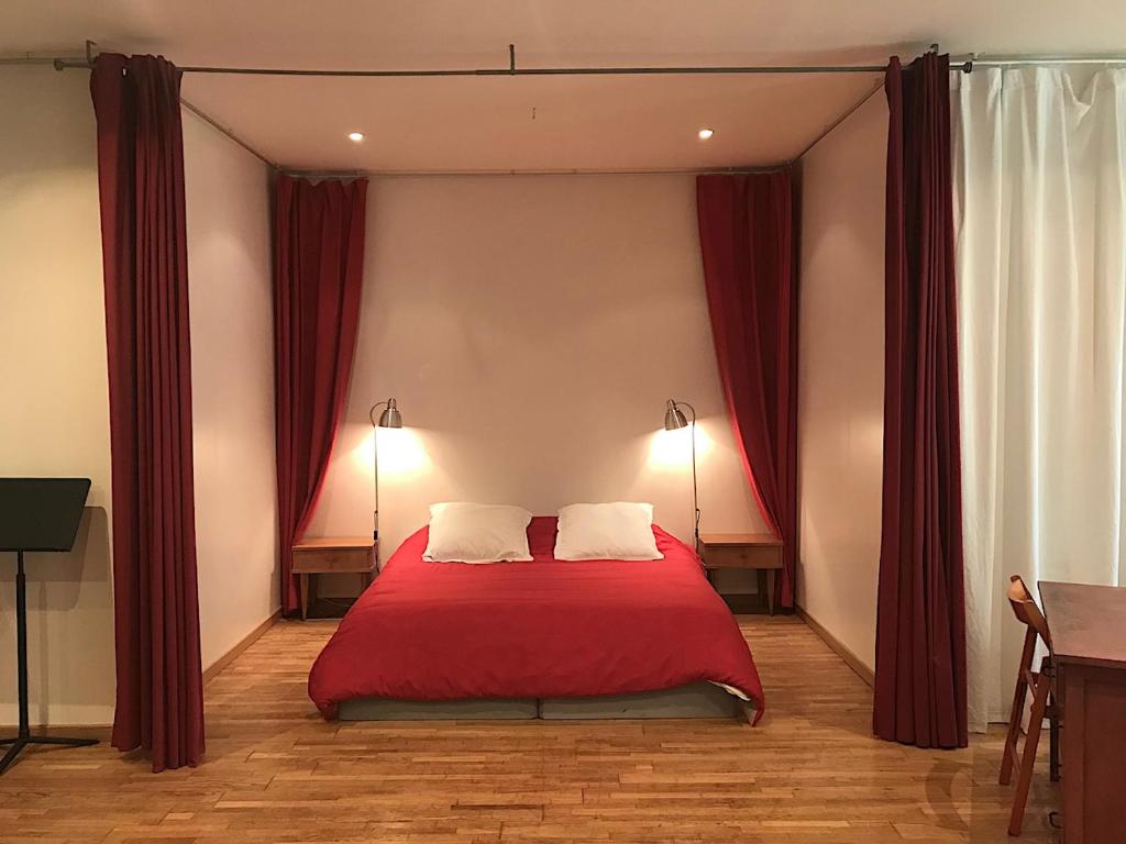 B&B / Chambre d'hôtes Le Salon de Musique B&B 15bis Rue du Chesnay, 27510 Tourny