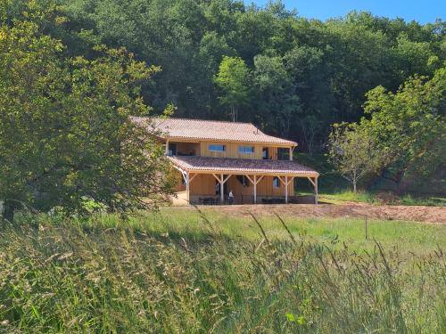 Appartement Le Séchoir des acacias, Gite: Les Falaises 1235 Impasse de la Rochette Saint-Léon-sur-Vézère