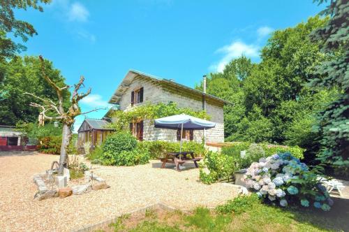 Maison de vacances Le Seigneur des Bois  Bussière-Galant