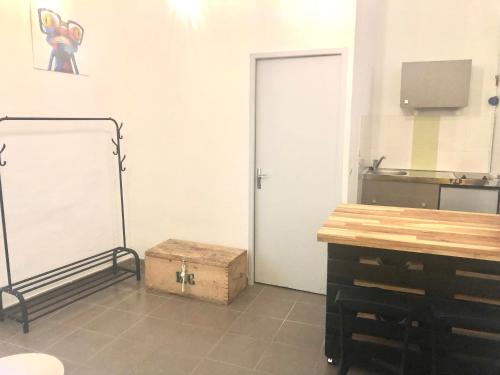 Appartement Le Soleido Nîmes : Charmant studio 2 Rue de la Vierge Nîmes