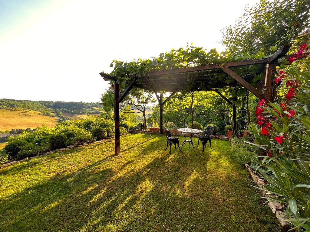 B&B / Chambre d'hôtes Le Songe d'Atys 16 Le Planol, 81170 Cordes-sur-Ciel