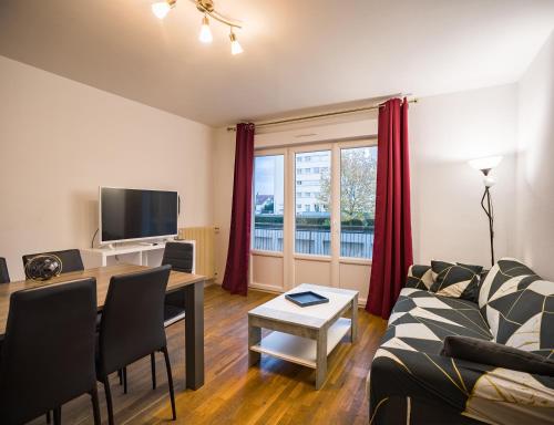 Appartement Le Spacieux - 6 personnes - Parking Gratuit 11 Rue Charles Dernuet Saint-André-les-Vergers