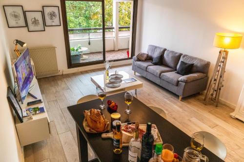 Appartement Le Sperata - Bel appartement en centre ville avec 2 chambres, terrasse et parking résidence sperata porte A 1er étage 29 Avenue du Général de Gaulle Pau