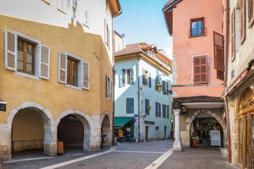 Appartement Le Veyrier - Small studio for 2 people in the heart of the old town 12 Rue du Pont Morens Annecy