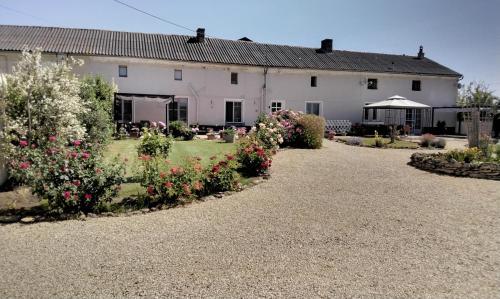 B&B / Chambre d'hôtes Le Vieux Logis 267 rue de laveau, Panreux, Monreuil-Bellay Montreuil-Bellay