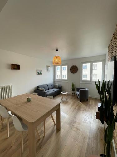 Appartement Le Zen - Wifi - Netflix - 3 chambres - Parking 4ième étage 5 Rue Daguerre Clermont-Ferrand