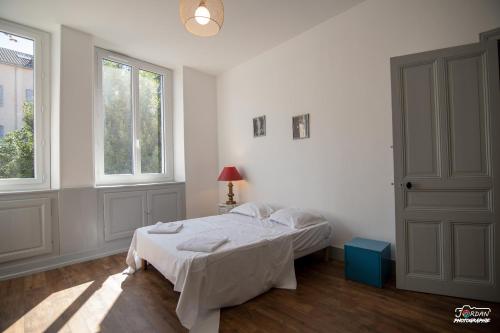 Appartement Legend - Hyper centre - 3 chambres - Gare - wifi - cosy 6 Rue de la République Bourg-en-Bresse