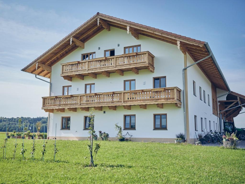 Appartements Lehnerhof Kreuzäckerweg 3, 83043 Bad Aibling