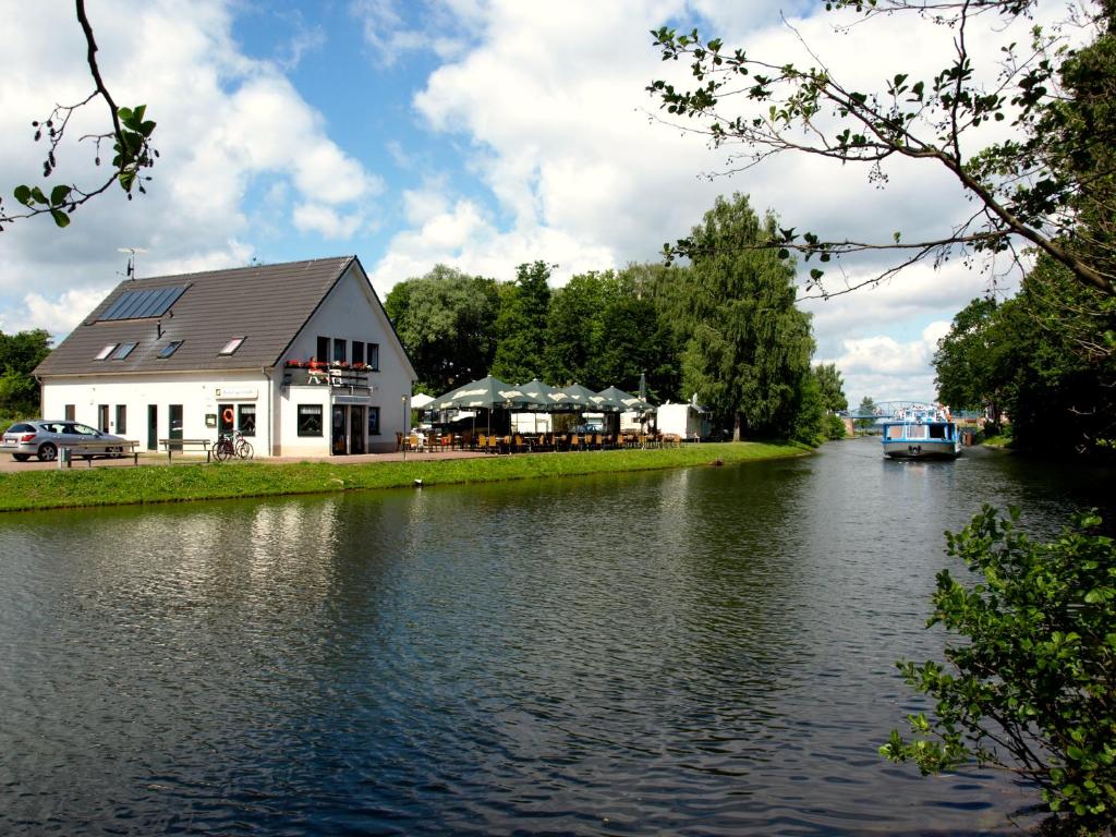 Hôtel Lenzer Hafen Zum Hafen, 1, 17213 Lenz