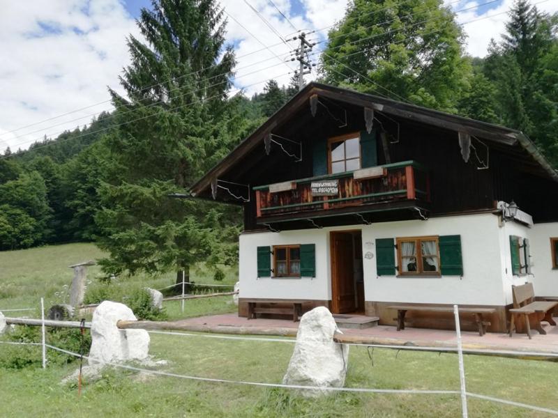 Maison de vacances Lenzlschmiedkasa Warmbachweg 1, 83242 Reit im Winkl