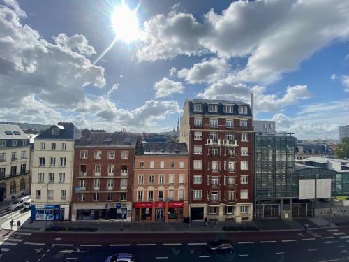 ''Les 100 Clochers'' - T2 5ème étage sans ascenseur Rouen france