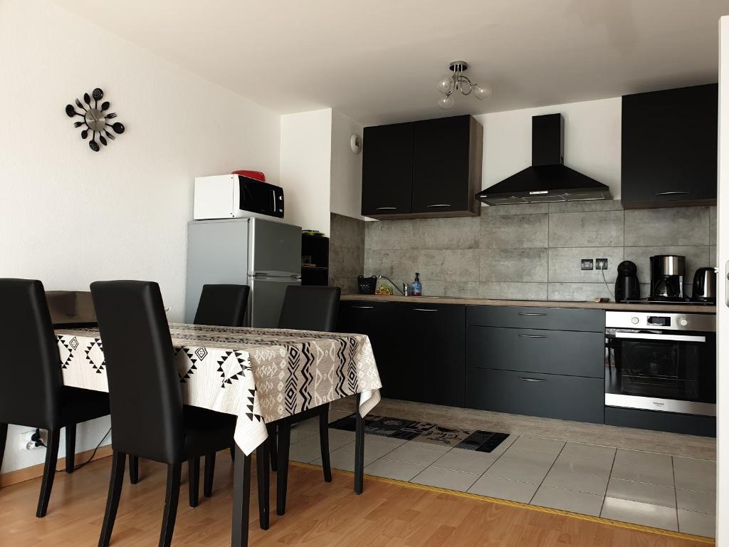 Appartement Les 2 rivières Appt T3 dans le Golfe du Morbihan Rue Van Gogh, 56400 Pluneret