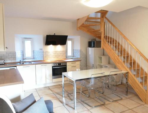 Appartements LES 3 HIRONDELLES 238, Montee des Fougeres Pont-Saint-Esprit